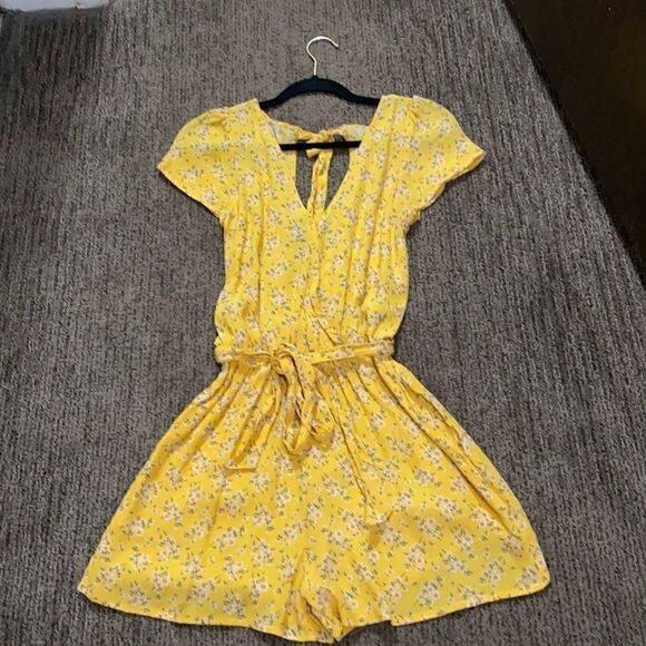 NWOT American Eagle Print Romper size XS - Picture 2 of 12